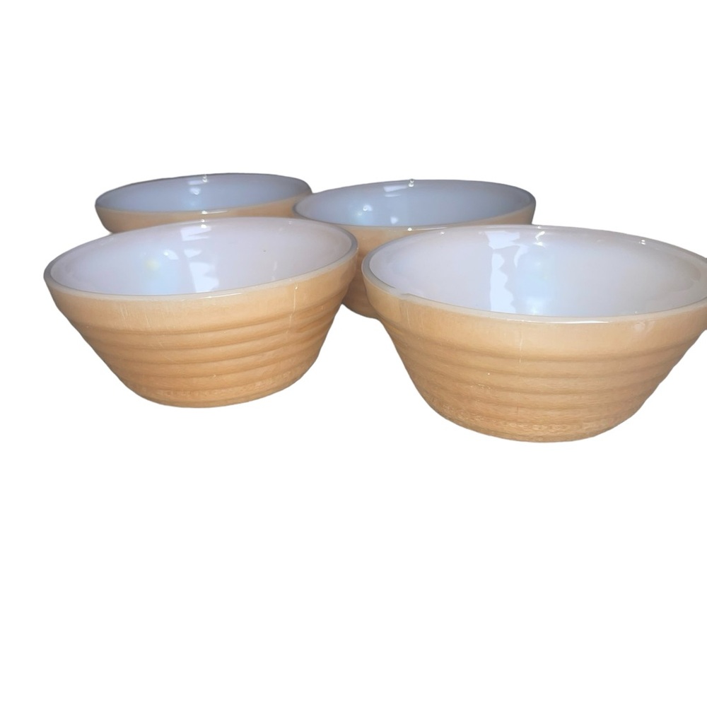 Vintage Fire King Peach Lusterware Behive Bowls Set of four and Pie Dish. - Picture 3 of 8